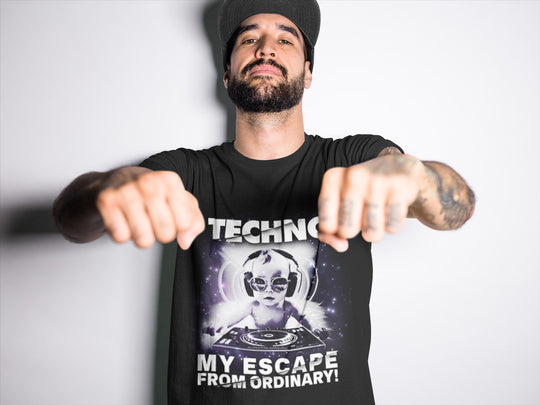 Techno Shirt Oversized "Techno my escape from ordinary! (Frontprint)