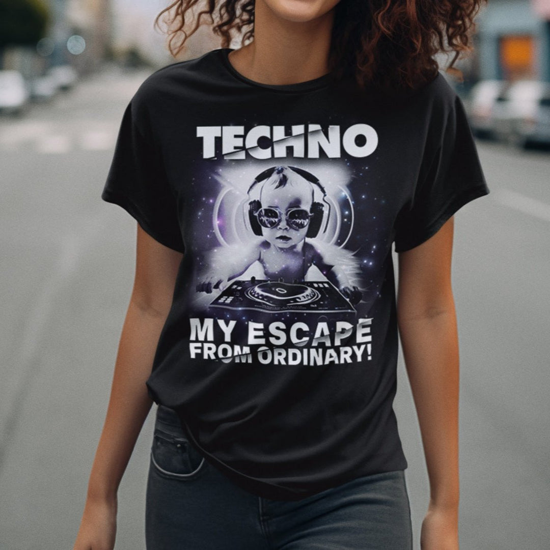 Techno Shirt Oversized "Techno my escape from ordinary! (Frontprint) 