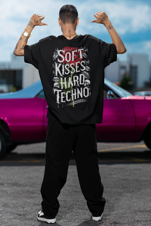 SOFT KISSES HARD TECHNO Oversized Shirt - PFEREKT ALS FESTIVAL OUTFIT MarketPrint